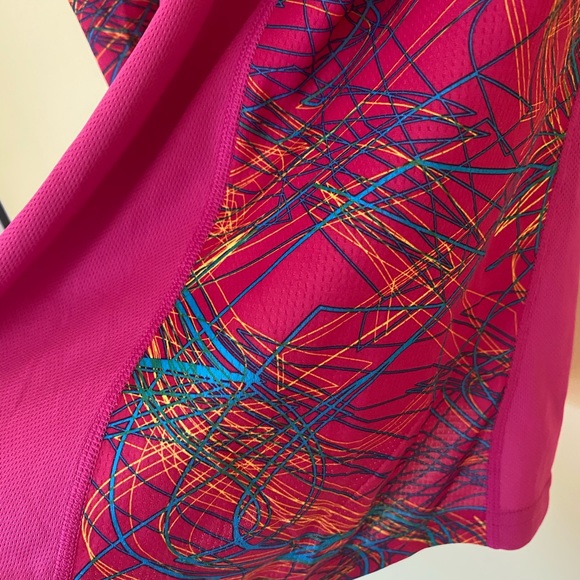 ⭕️SALE⭕️Reebok size medium pink shirt 👚 - Picture 5 of 7